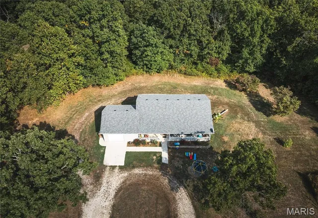 $295,000 | 24950 Majestic Lane, Lebanon, MO 65536