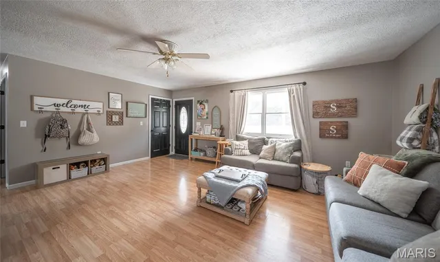 $295,000 | 24950 Majestic Lane, Lebanon, MO 65536