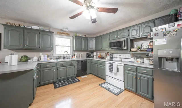 $295,000 | 24950 Majestic Lane, Lebanon, MO 65536