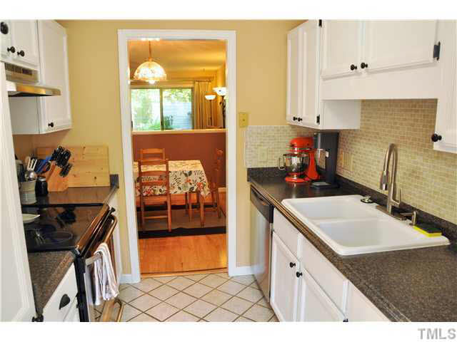 10 Parson Chase Durham, NC 27713 - Photo 4 of 11 Gallery Image 4