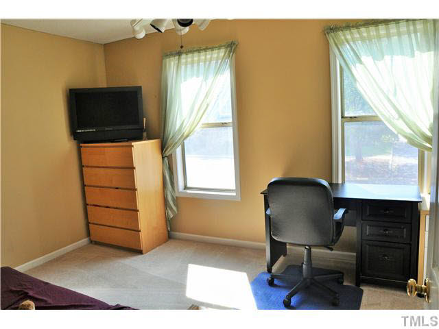 10 Parson Chase Durham, NC 27713 - Photo 8 of 11 Gallery Image 8