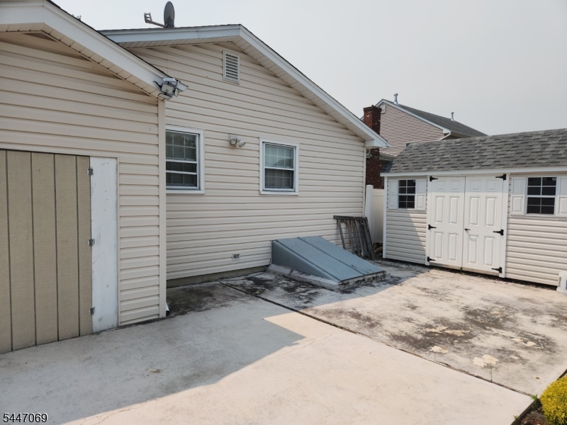 112 Brentwood Road Raritan, NJ 08869 - Photo 16 of 18