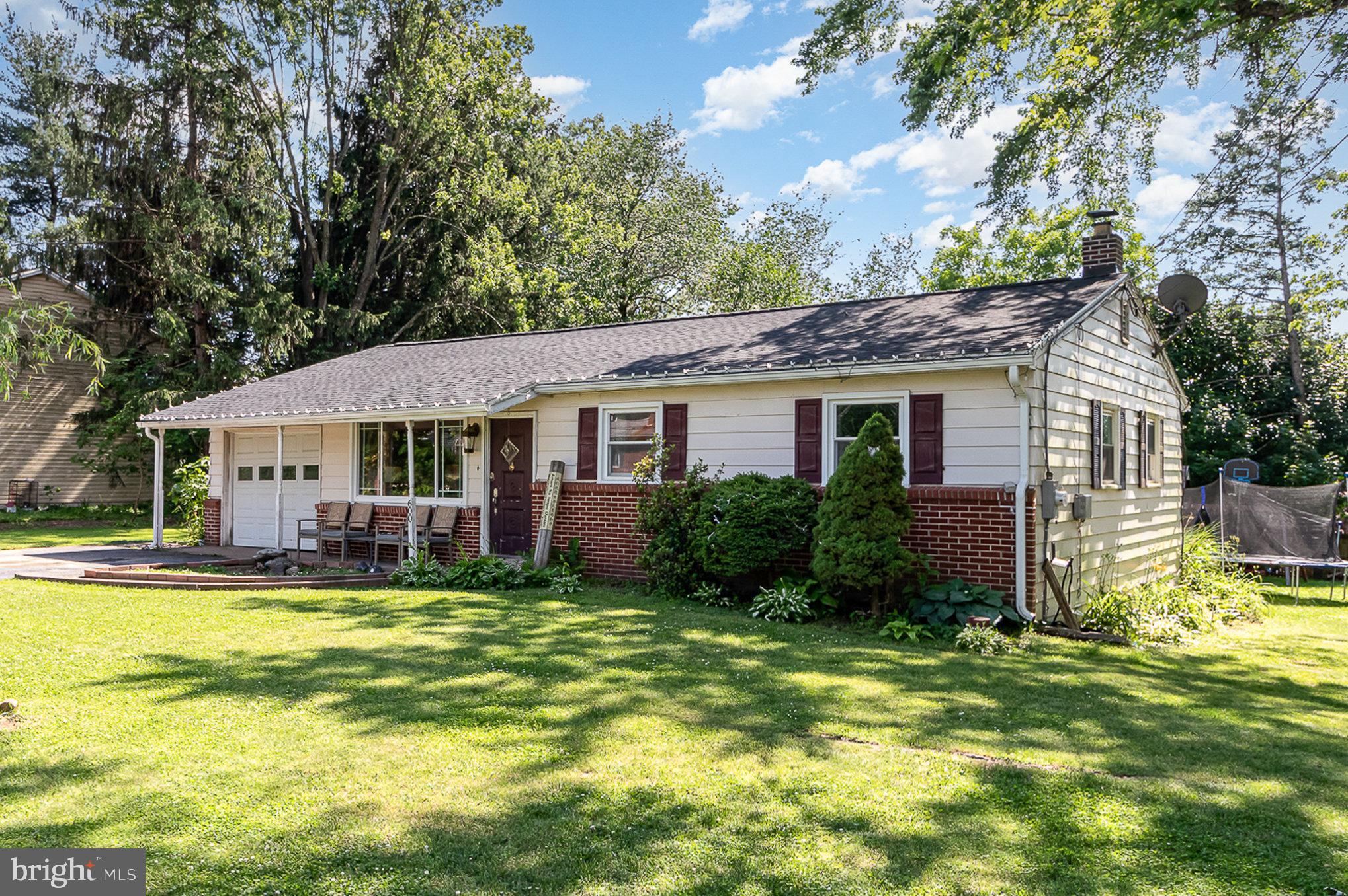 600 Burgundy Road Harrisburg, PA 17112 - Photo 2 of 28 Gallery Image 2