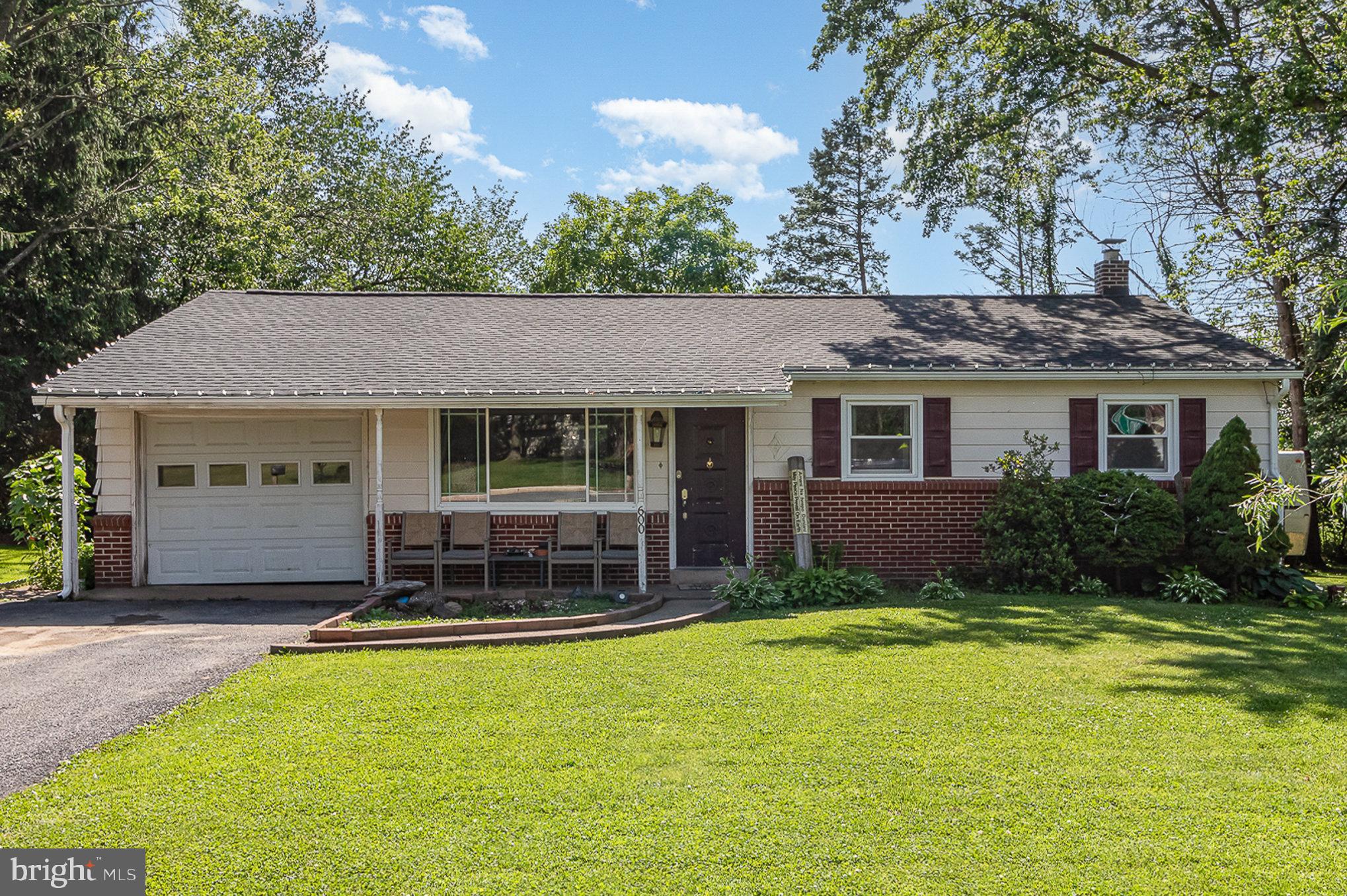 600 Burgundy Road Harrisburg, PA 17112 - Photo 3 of 28 Gallery Image 3