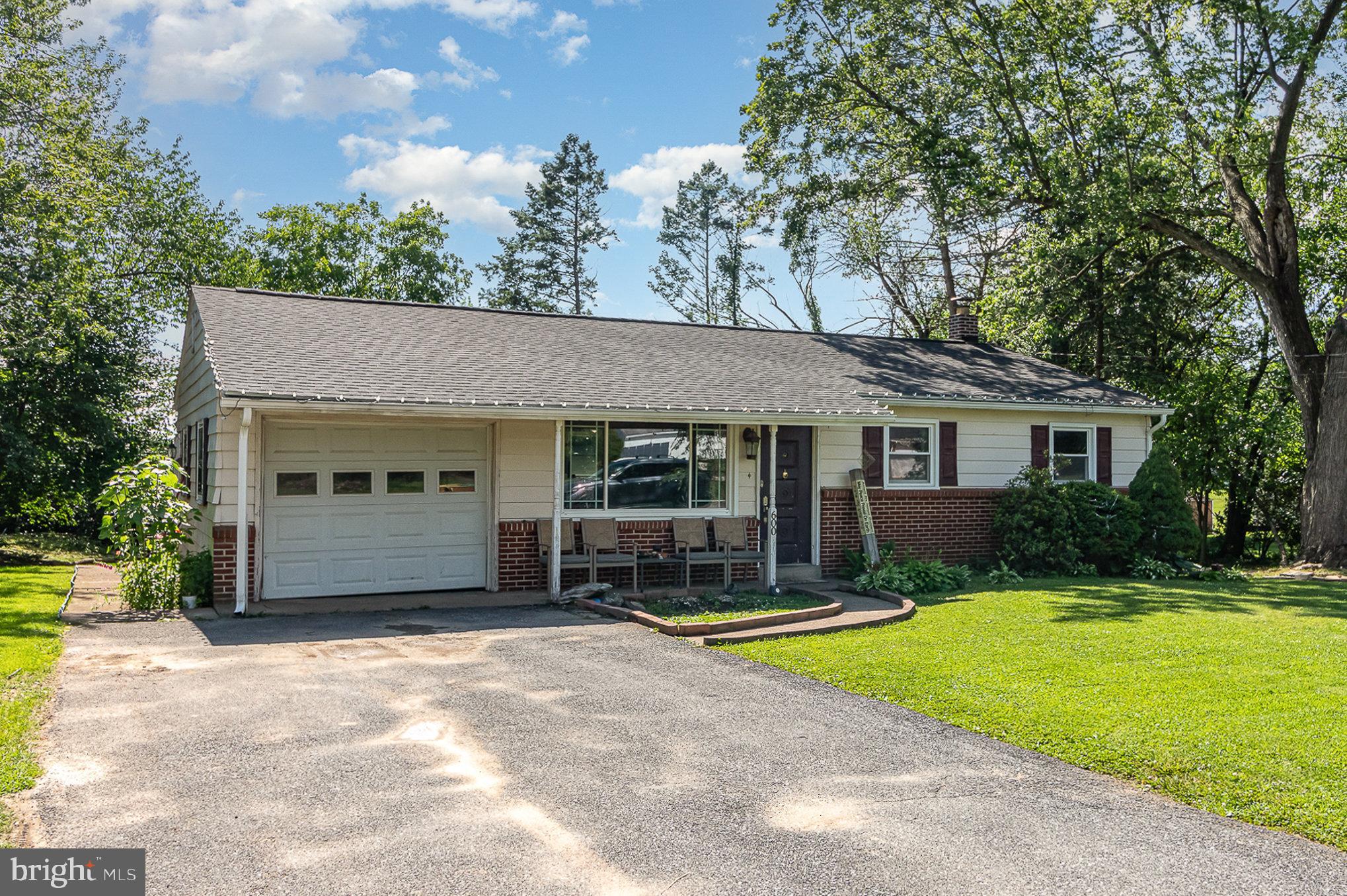 600 Burgundy Road Harrisburg, PA 17112 - Photo 4 of 28 Gallery Image 4