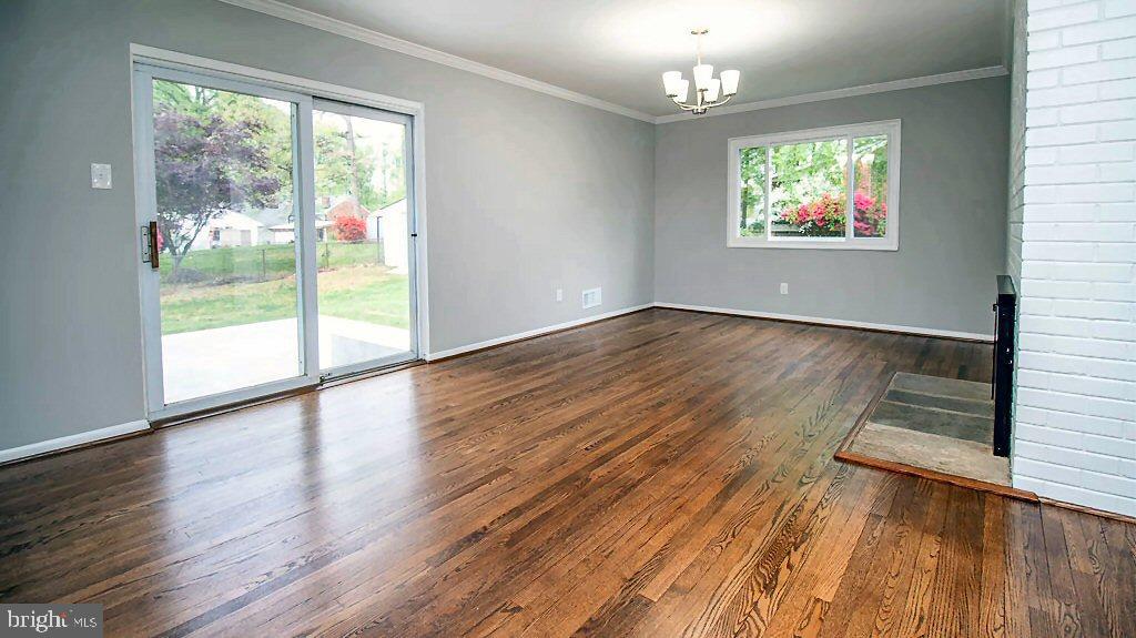 7503 Murillo Street Springfield, VA 22151 - Photo 11 of 24 Living Room