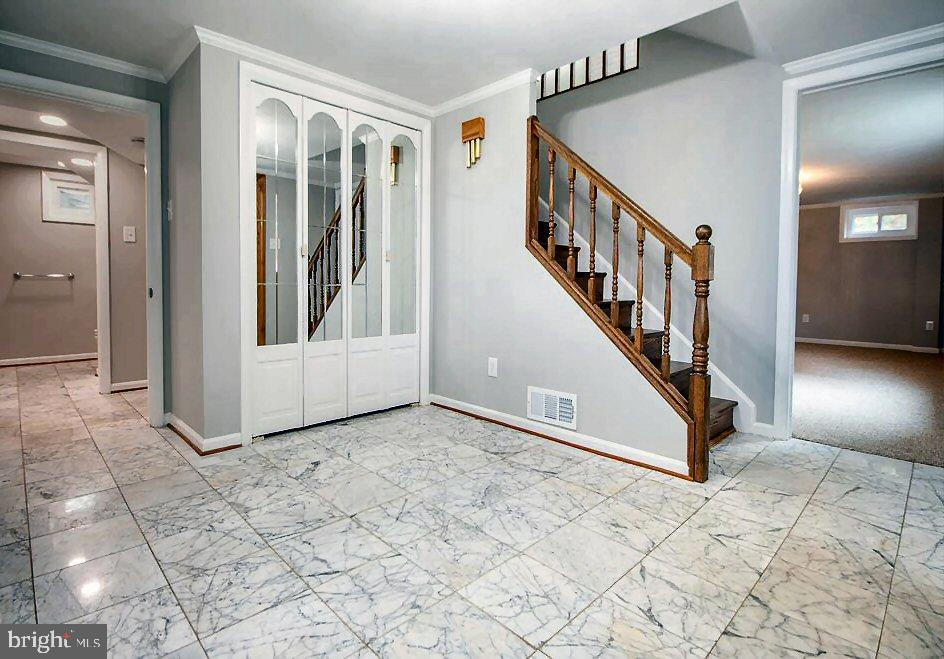 7503 Murillo Street Springfield, VA 22151 - Photo 5 of 24 Gallery Image 5
