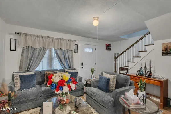 $179,900 | 1864 Ferndale Avenue, Schenectady, NY 12306