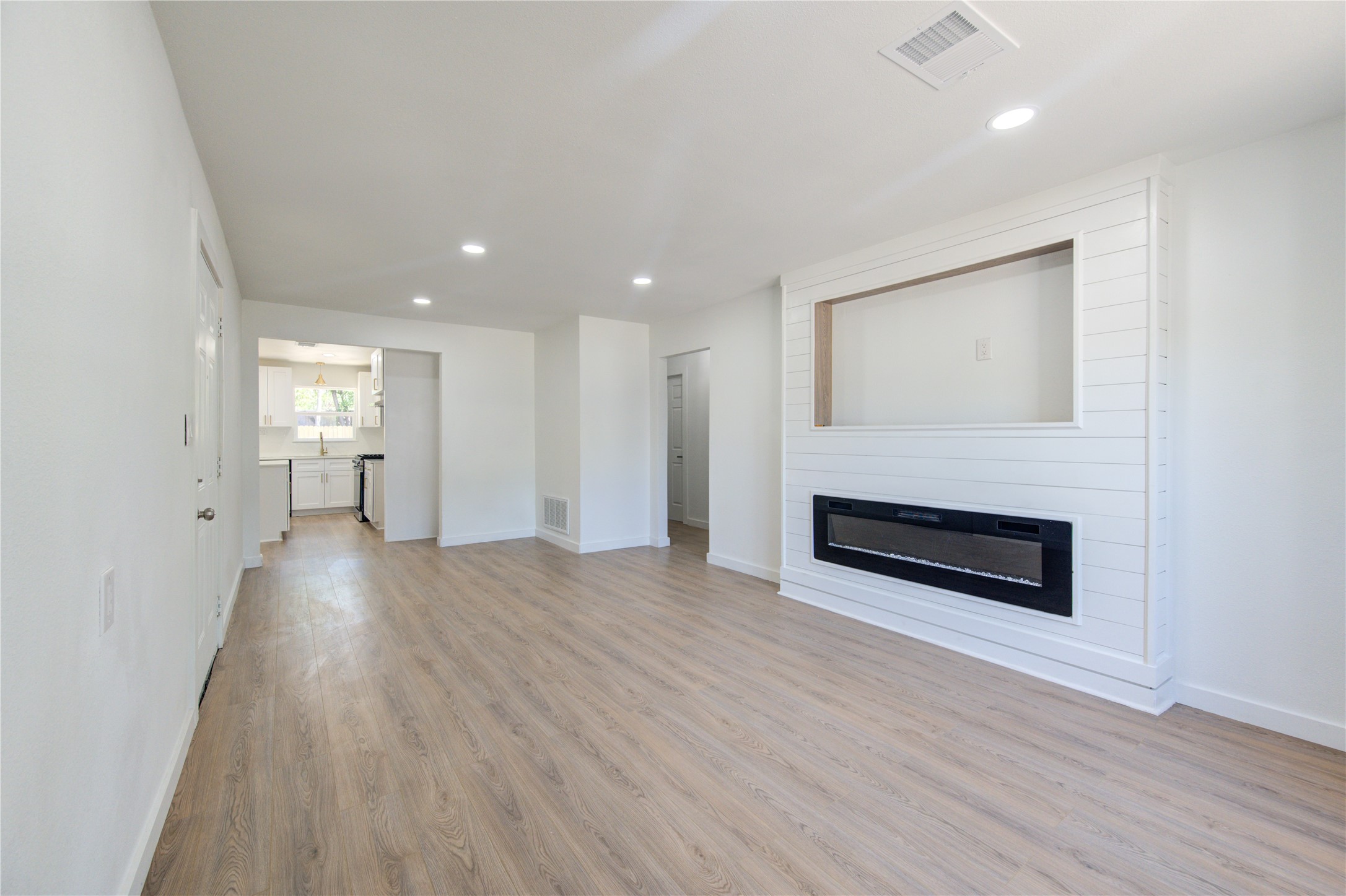 6725 Madrid Street Houston, TX 77021 - Photo 3 of 15