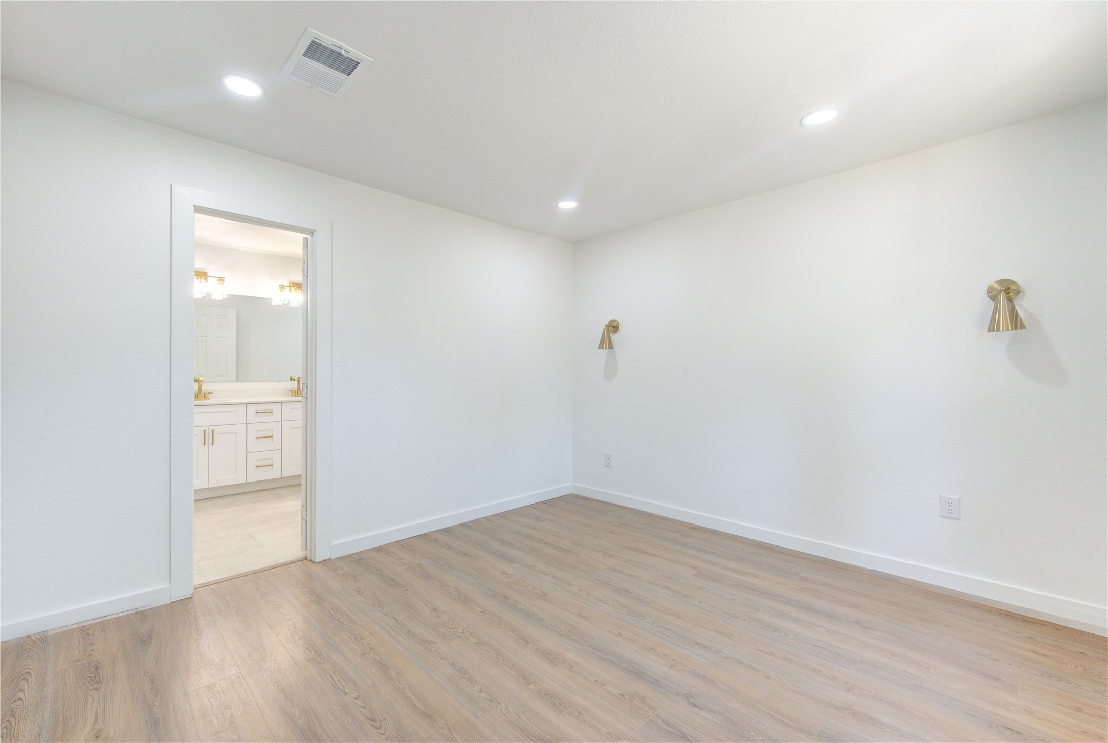 6725 Madrid Street Houston, TX 77021 - Photo 8 of 15