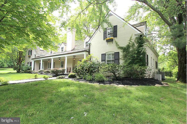 10104 South Glen Road Potomac, MD 20854 - Photo 1 of 27 Exterior (Front)