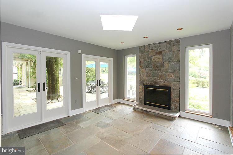 10104 South Glen Road Potomac, MD 20854 - Photo 13 of 27 Interior (General)