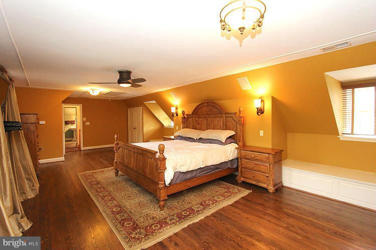 10104 South Glen Road Potomac, MD 20854 - Photo 18 of 27 Bedroom (Master)