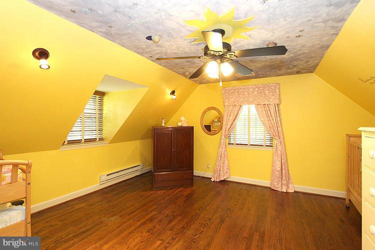 10104 South Glen Road Potomac, MD 20854 - Photo 22 of 27 Bedroom