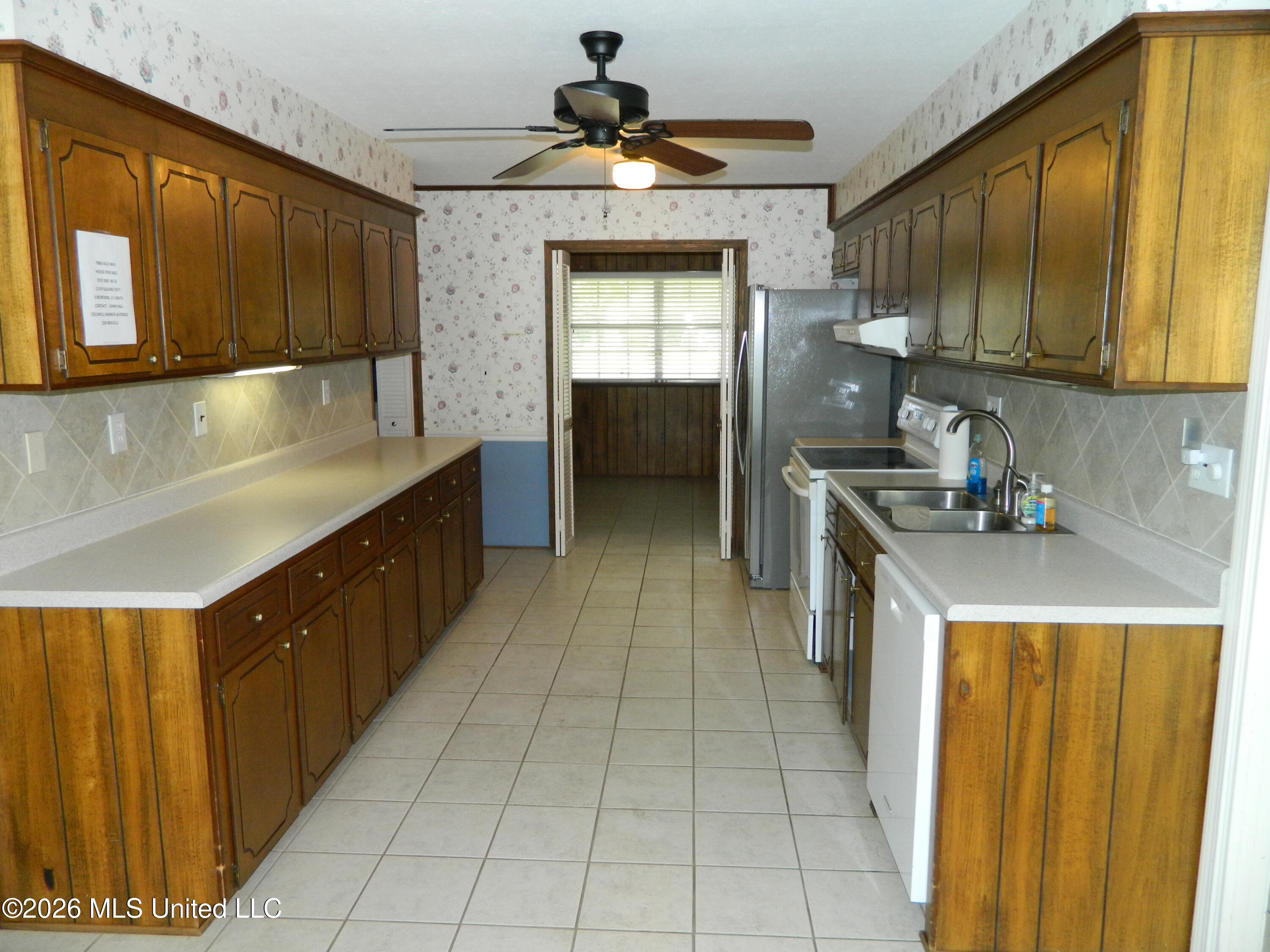 7888 Hilo Way Diamondhead, MS 39525 - Photo 12 of 49 2