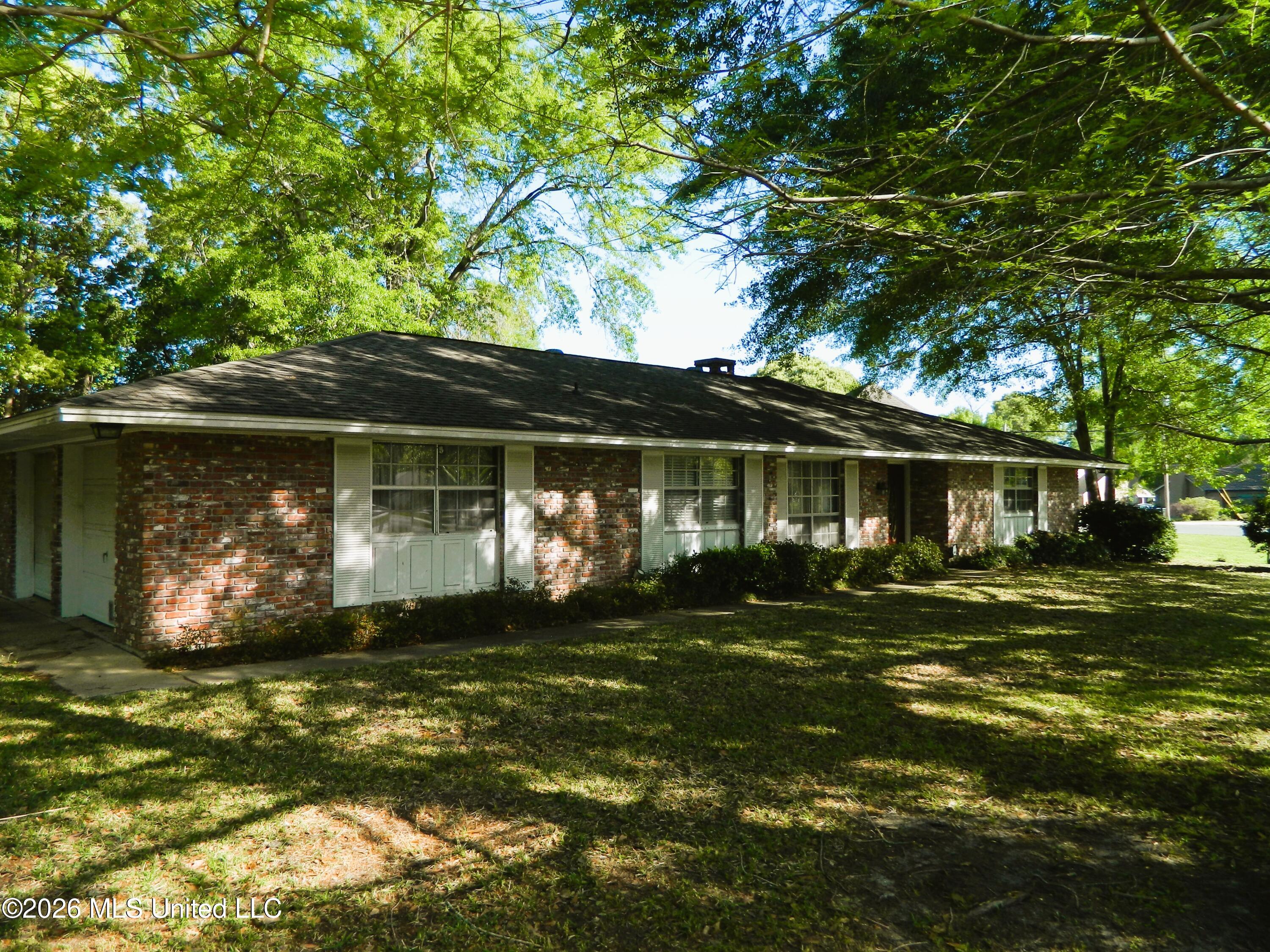 7888 Hilo Way Diamondhead, MS 39525 - Photo 2 of 49 34