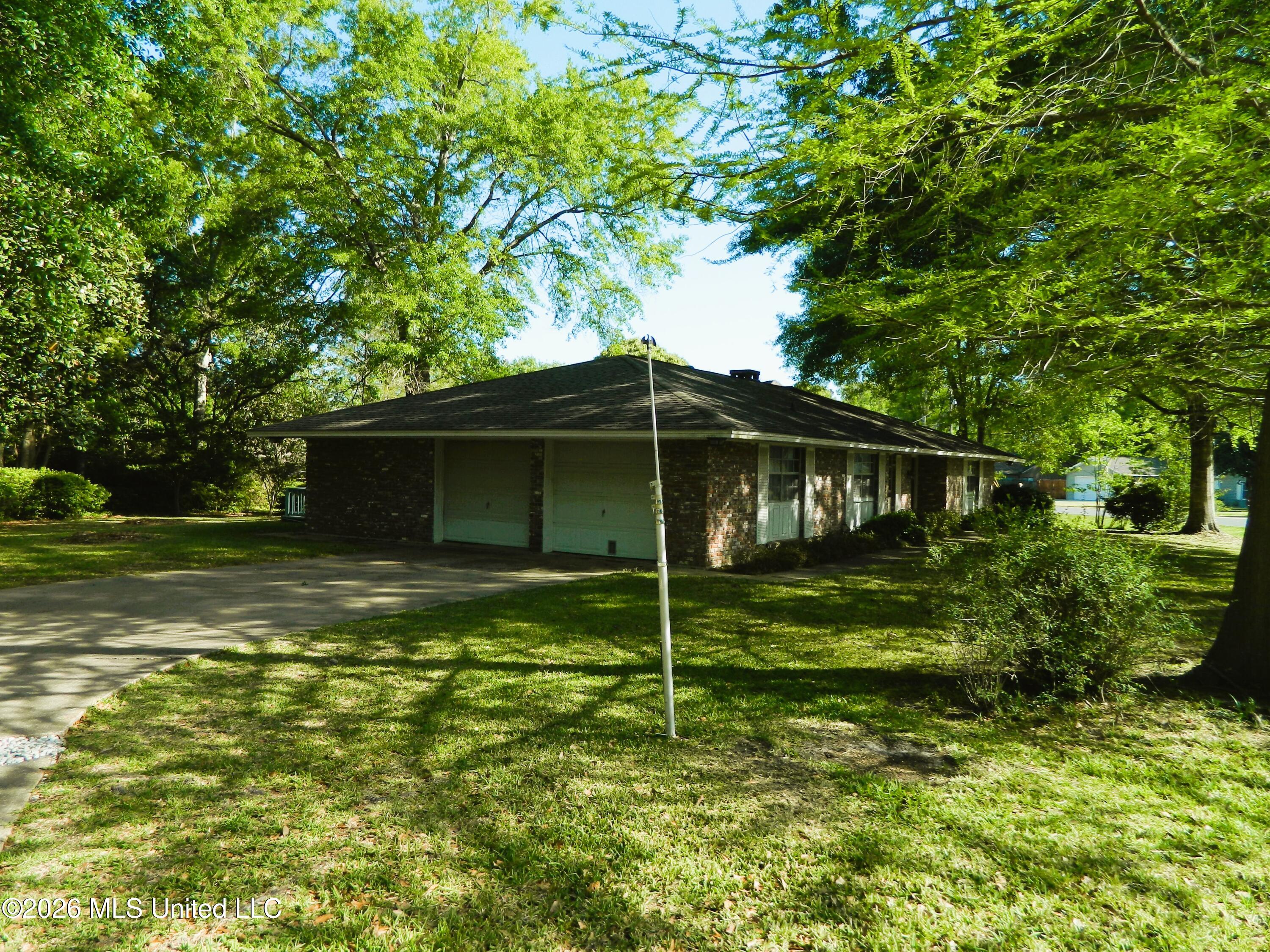 7888 Hilo Way Diamondhead, MS 39525 - Photo 47 of 49 37
