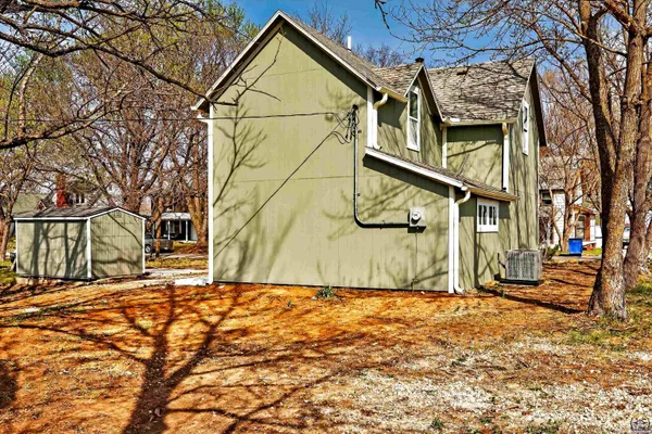 $169,900 | 391 Gertrude Street, Harveyville, KS 66431