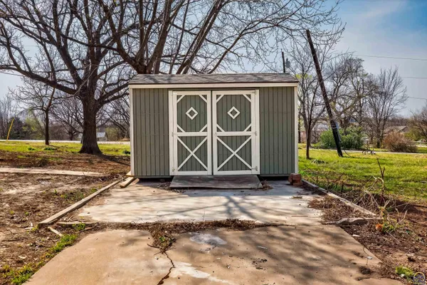 $169,900 | 391 Gertrude Street, Harveyville, KS 66431