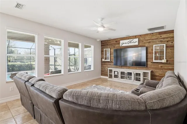 $800,000 | 12036 Longview Lake Circle, Bradenton, FL 34211