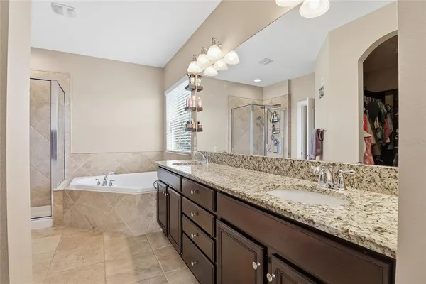 $800,000 | 12036 Longview Lake Circle, Bradenton, FL 34211