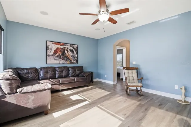 $800,000 | 12036 Longview Lake Circle, Bradenton, FL 34211