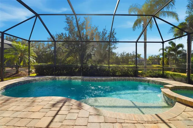 $800,000 | 12036 Longview Lake Circle, Bradenton, FL 34211