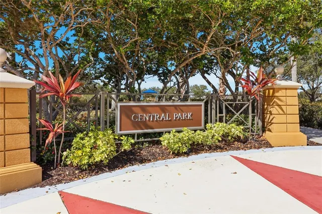 $800,000 | 12036 Longview Lake Circle, Bradenton, FL 34211