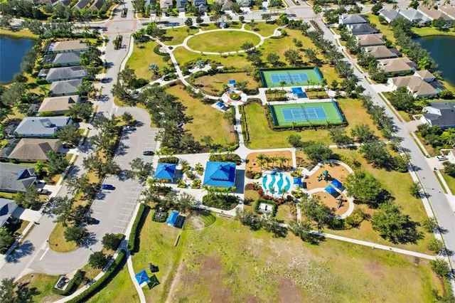 $800,000 | 12036 Longview Lake Circle, Bradenton, FL 34211