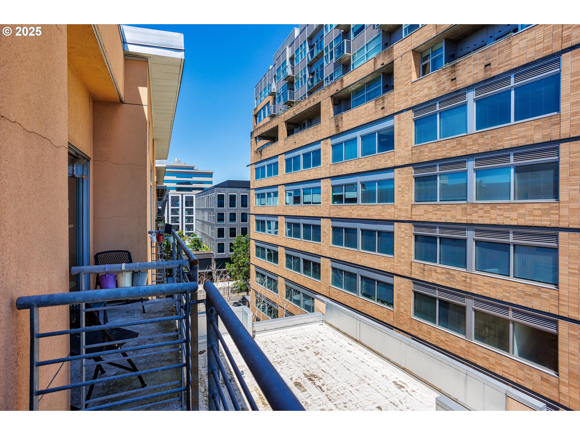 701 Columbia Street, Unit 702 Vancouver, WA 98660 - Photo 10 of 19 a view of a building