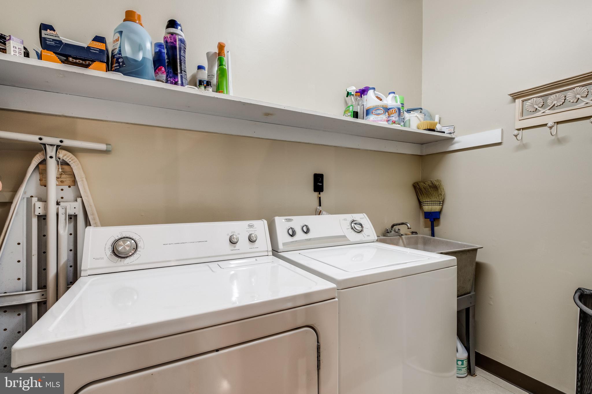 14 Springhill Road Mantua, NJ 08051 - Photo 36 of 64 Laundry room between main and 2nd bedrooms