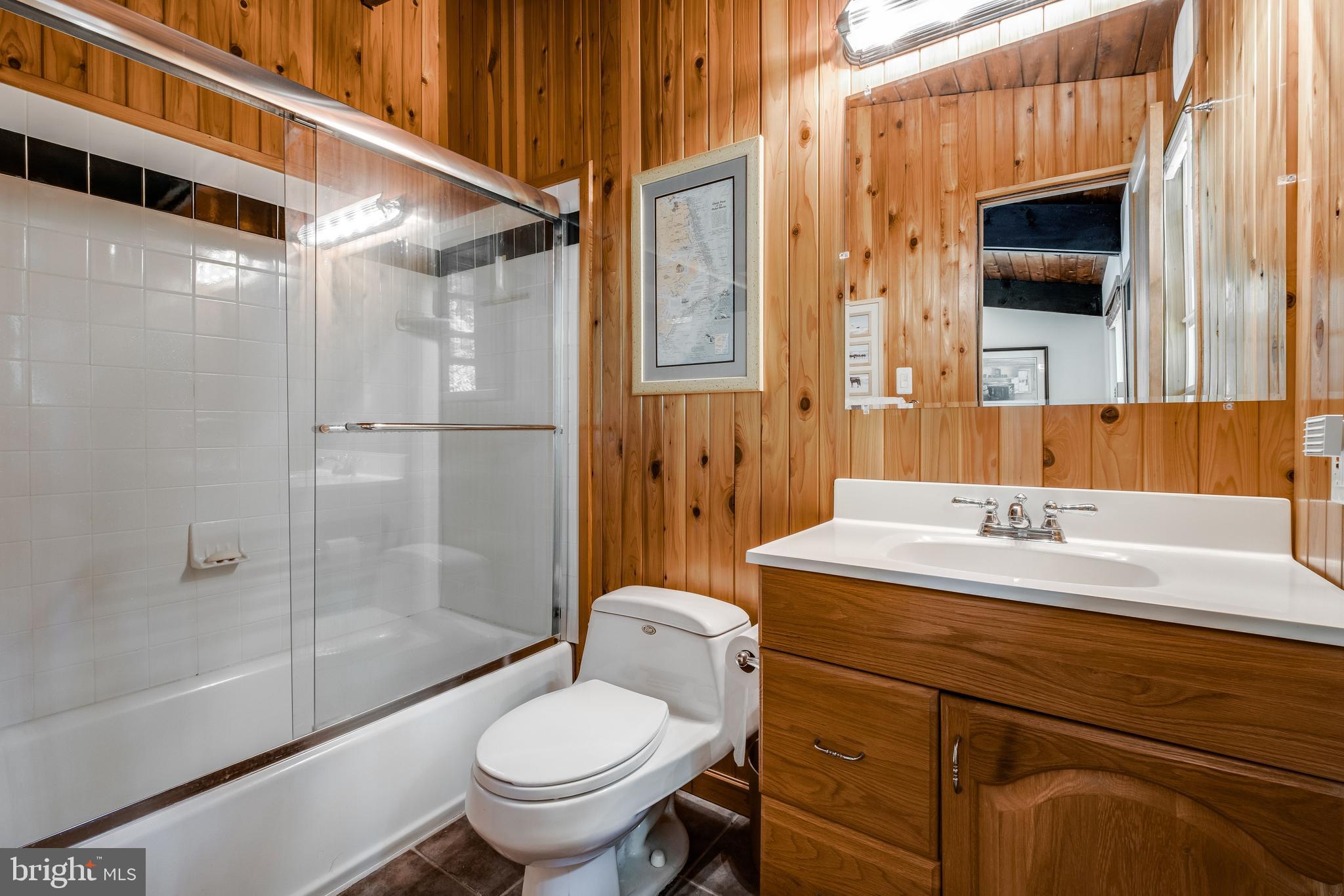 14 Springhill Road Mantua, NJ 08051 - Photo 42 of 64 2nd bedroom bath ensuite