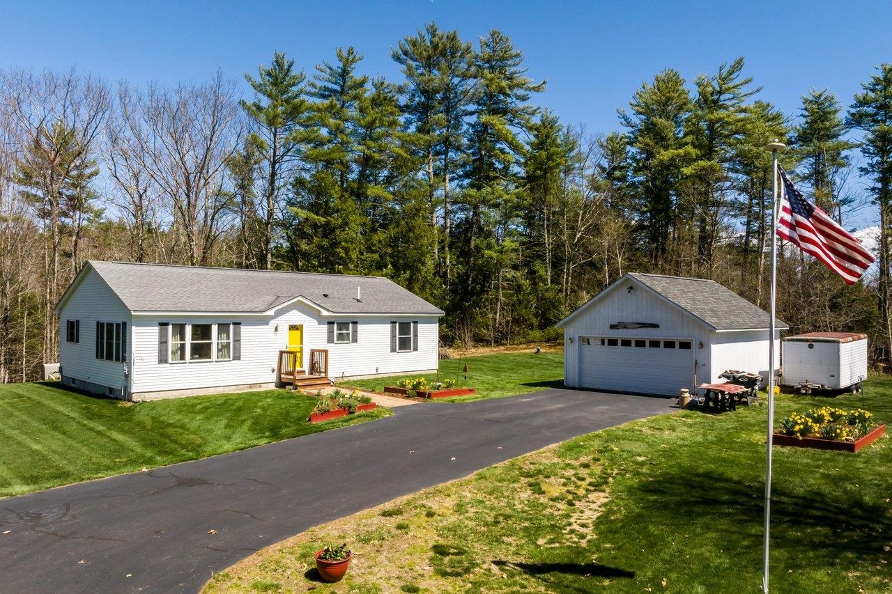 345 Stage Road Nottingham, NH 03290 - Photo 1 of 18