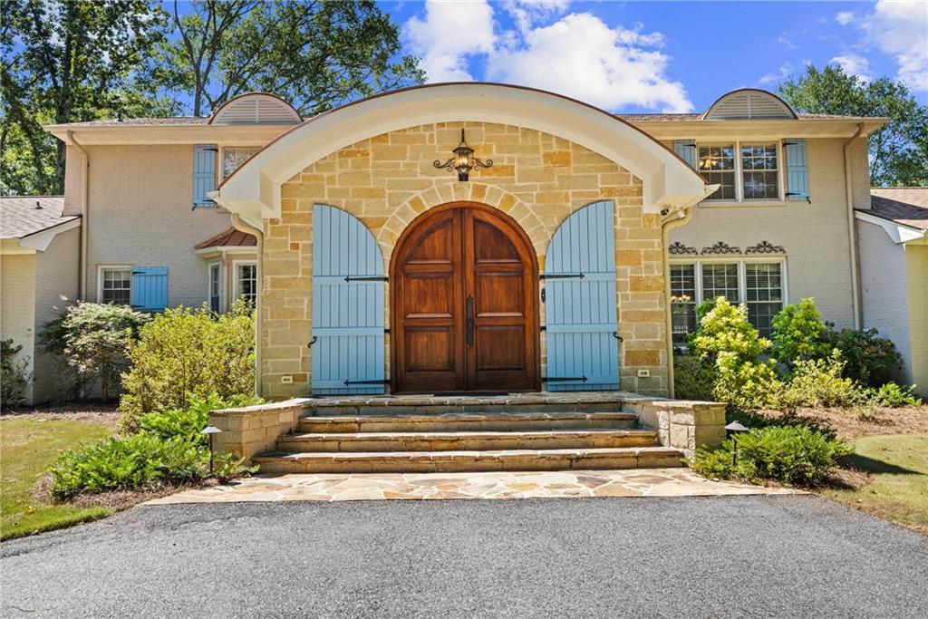 240 Deerfield Road Bogart, GA 30622 - Photo 4 of 80 a front view of a house