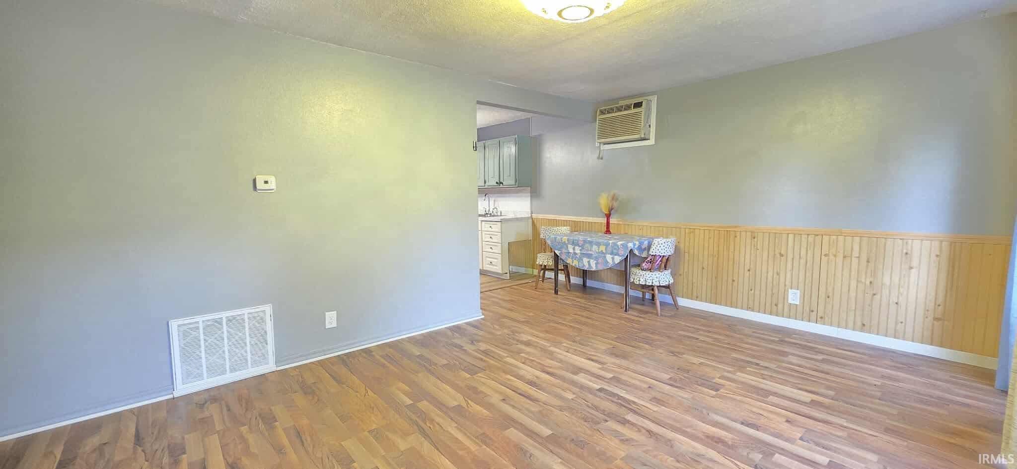 4602 Reed Street Fort Wayne, IN 46806 - Photo 3 of 19