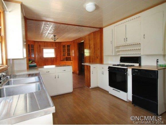 1435 Max Thompson Road Canton, NC 28716 - Photo 13 of 23
