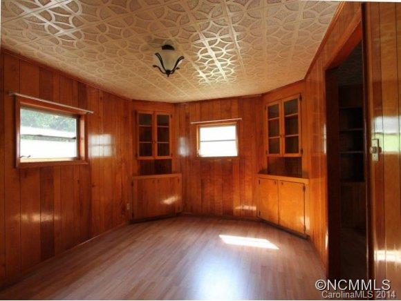 1435 Max Thompson Road Canton, NC 28716 - Photo 4 of 23