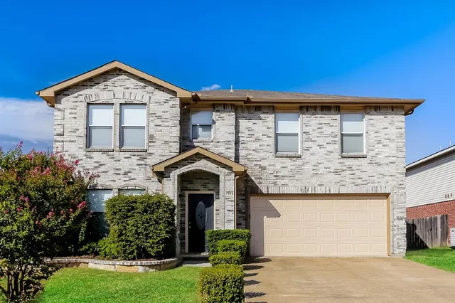 $2,710 | 3011 Clemente Drive, Grand Prairie, TX 75052