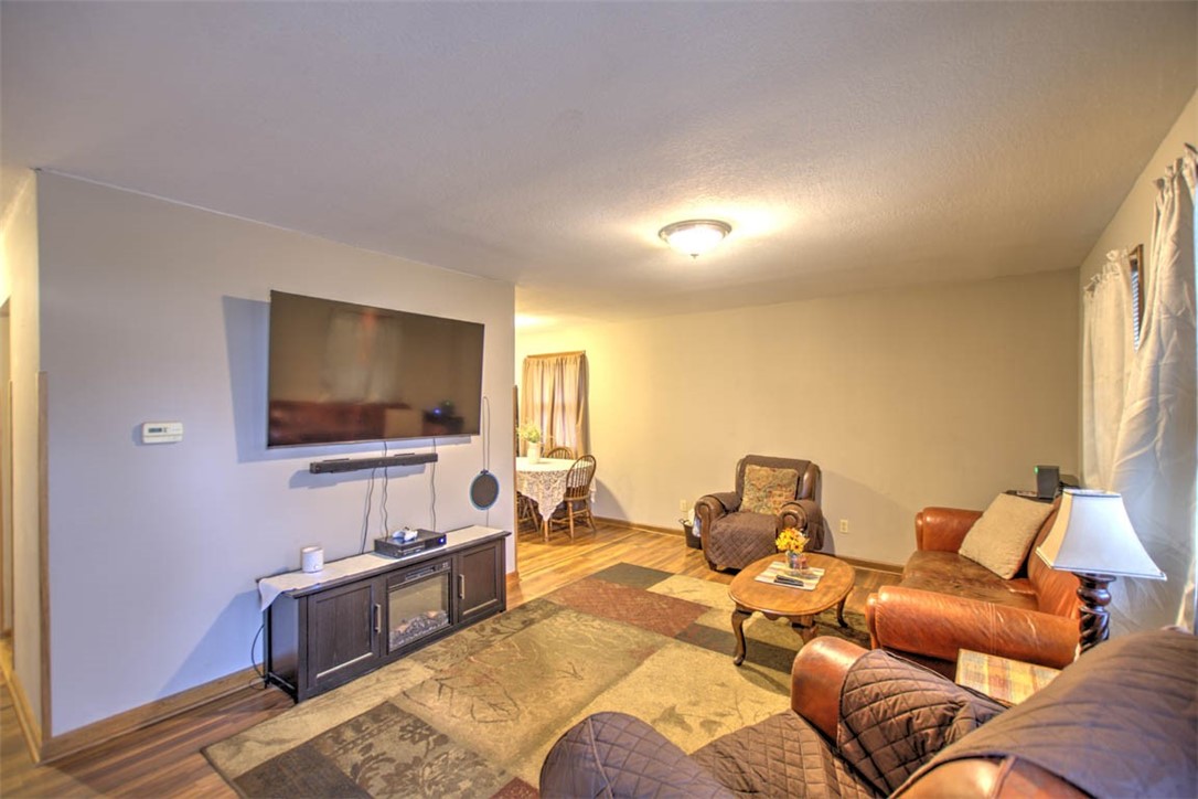 504 South Isabella Street Clinton, IL 61727 - Photo 9 of 23