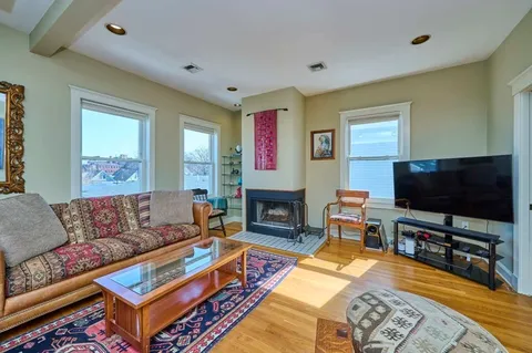 $1,395,000 | 118 Trowbridge Street, Unit 6, Cambridge, MA 02138