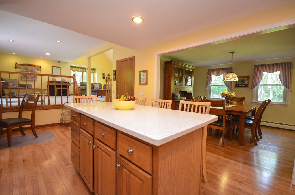 30 Maple Lane Sutton, MA 01590 - Photo 5 of 30 Gallery Image 5
