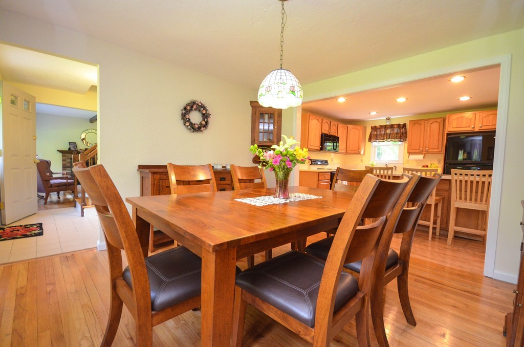 30 Maple Lane Sutton, MA 01590 - Photo 8 of 30 Gallery Image 8