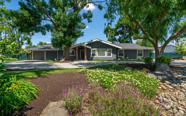 $1,100,000 | 7044 East Clinton Avenue, Fresno, CA 93737