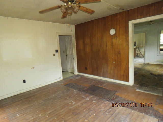 1037 Towe String Road Jacksboro, TN 37757 - Photo 11 of 14 IMG_0043