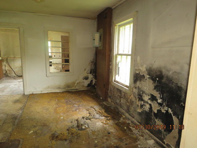 1037 Towe String Road Jacksboro, TN 37757 - Photo 12 of 14 IMG_0044
