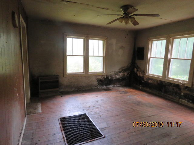 1037 Towe String Road Jacksboro, TN 37757 - Photo 9 of 14 IMG_0041