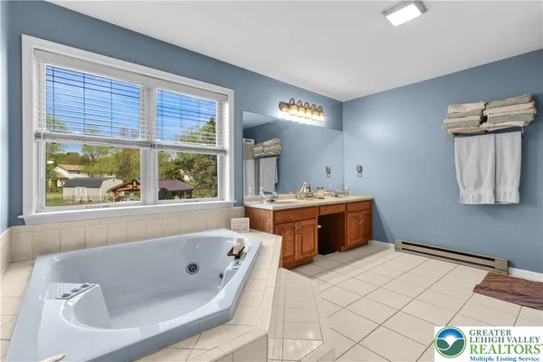 $600,000 | 4263 Park Avenue, Slatington, PA 18080