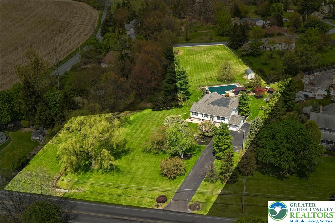 4263 Park Avenue Slatington, PA 18080 - Photo 48 of 54 a view of a yard