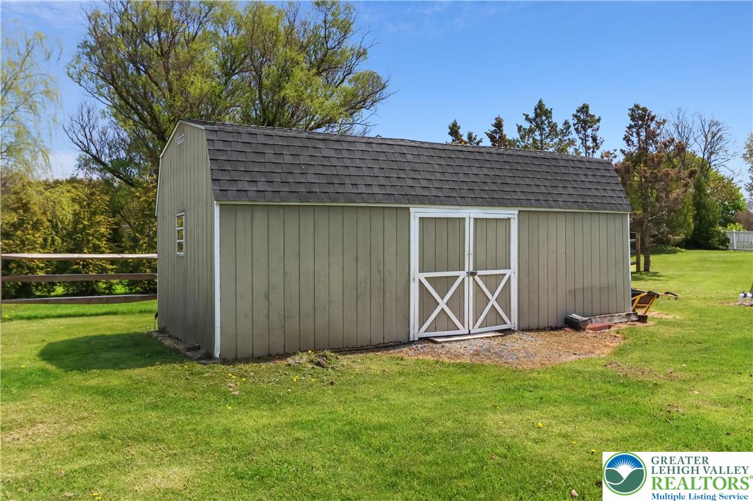 4263 Park Avenue Slatington, PA 18080 - Photo 54 of 54 a view of a backyard with a garden