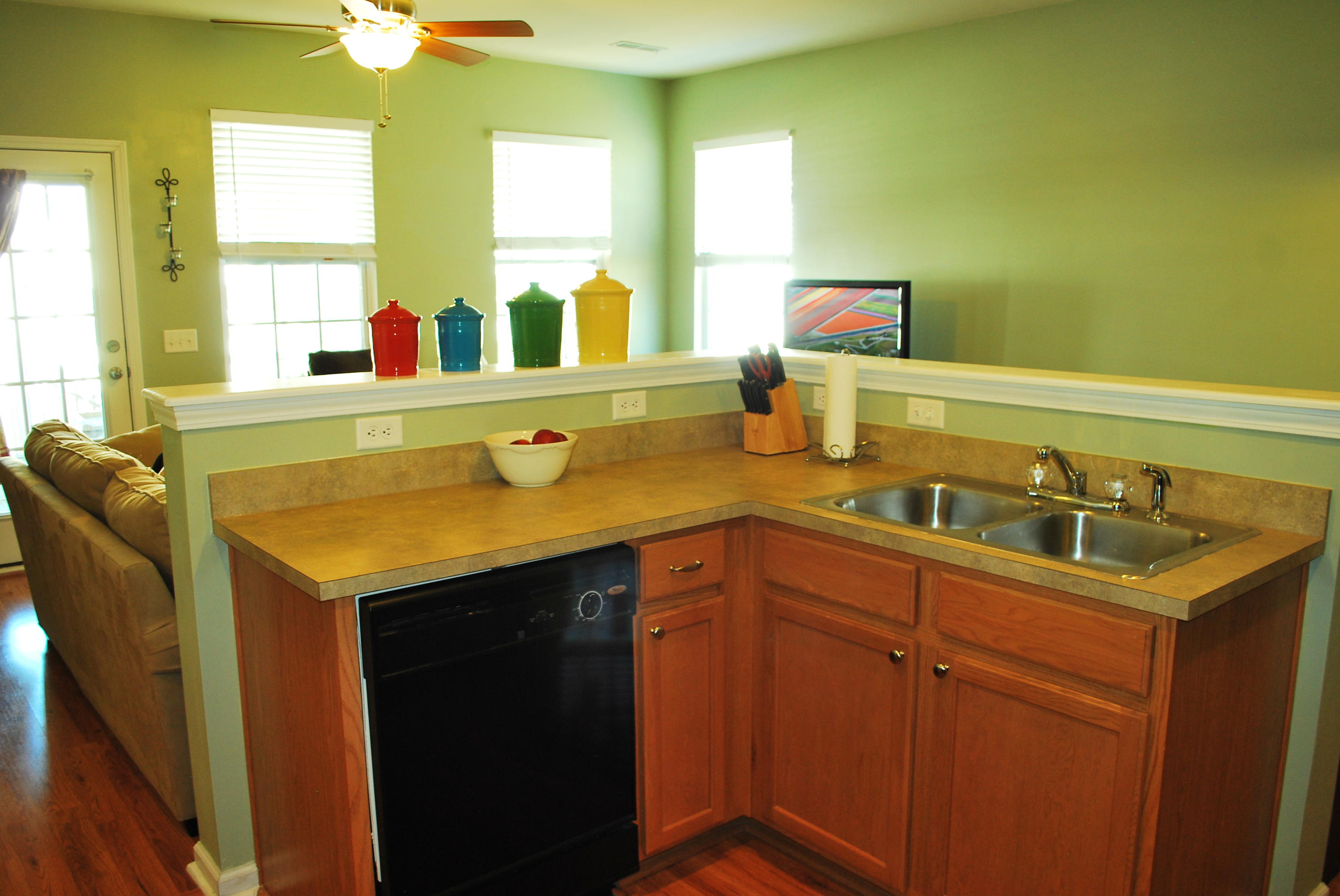 142 Woodward Road Goose Creek, SC 29445 - Photo 4 of 37 5 - Kitchen